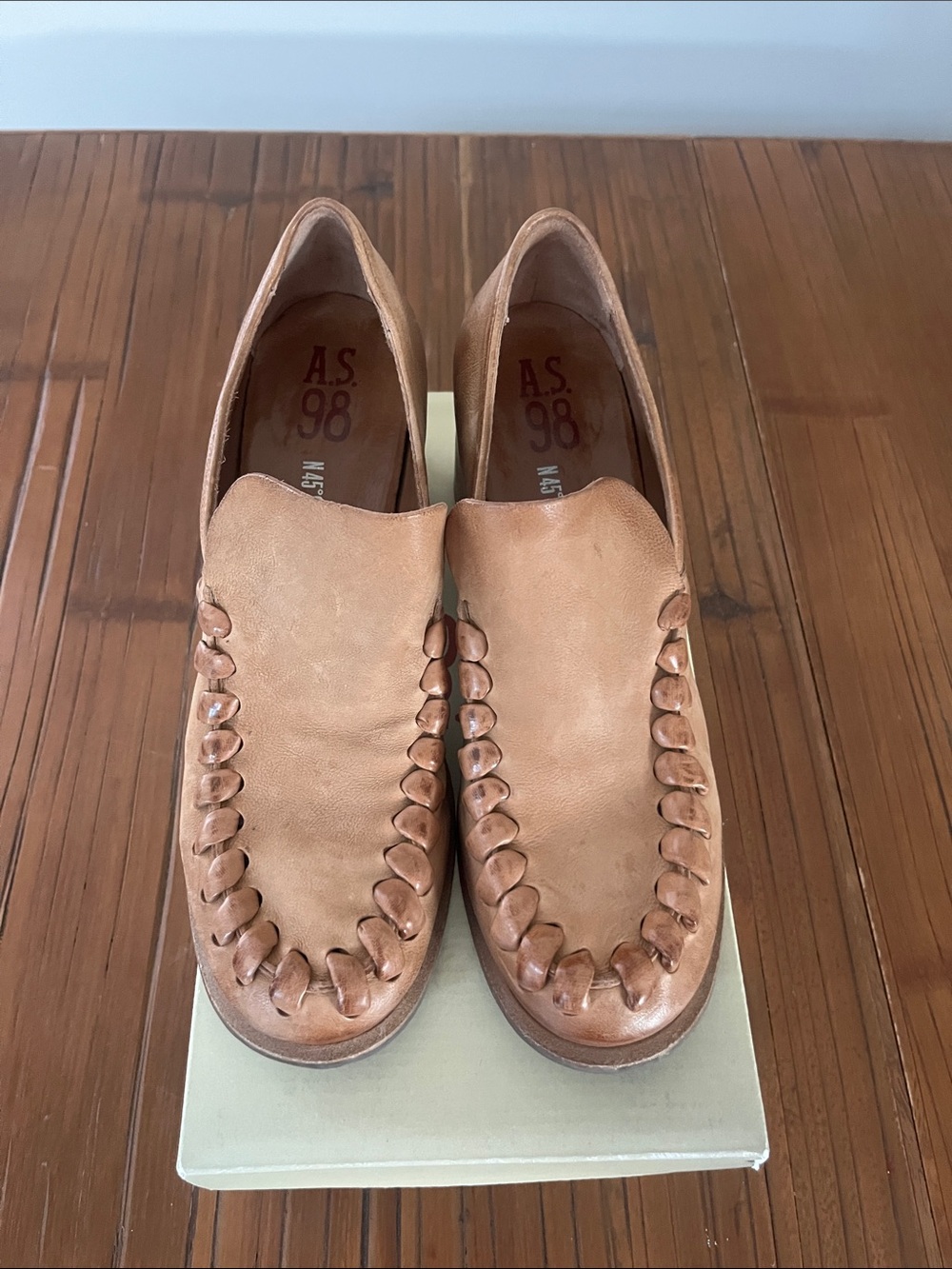 A.S.98 Gaines in Camel.
